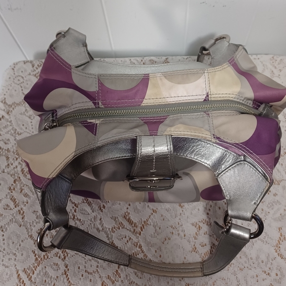 Coach Soho Shoulder Bag - Picture 4 of 16